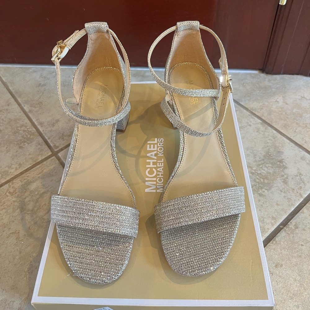 Michael Kors Gold Glitter Sandal Heel Size 7, Never worn